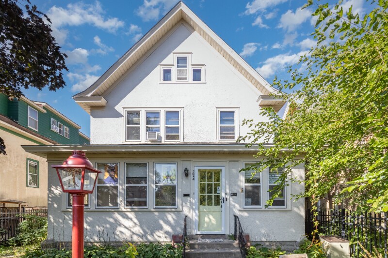 Foto principal - 3044 12th Ave S