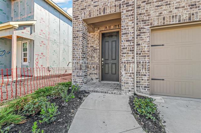 Building Photo - 704 Amenduni Ln