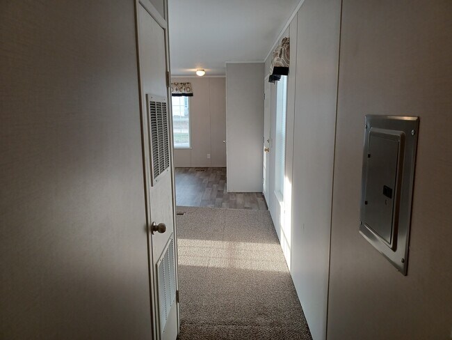 Foto del edificio - 3514 Sally Mae Terrace