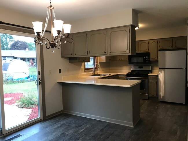 Building Photo - 412 Colby Ct