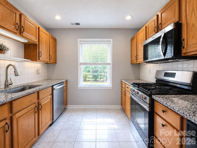 Building Photo - 2022 Glouchester Cir