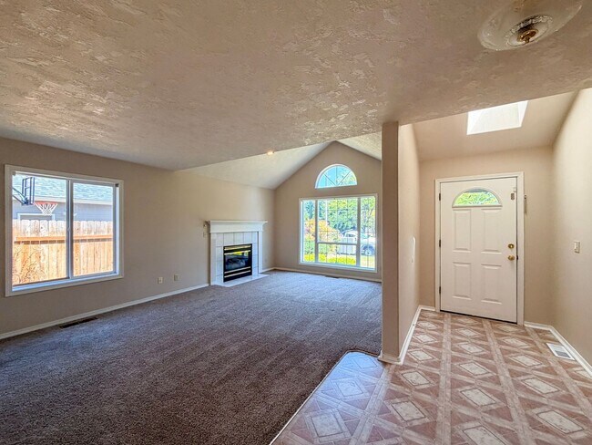 Foto del edificio - Three Bedroom, Two Bathroom Home in Keizer! ~ O'Neil 7349