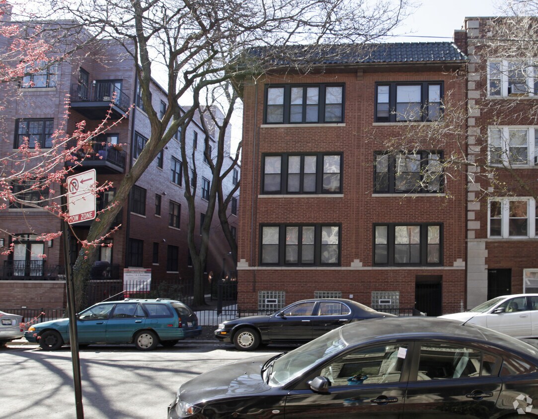 709 W Barry Ave, Chicago, IL 60657 Apartments in Chicago, IL