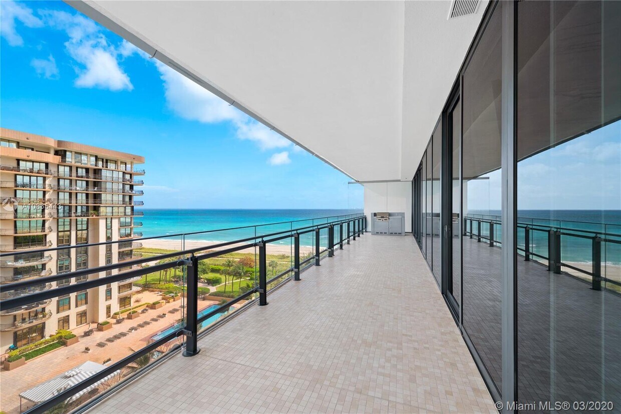 Primary Photo - 8701 Collins Ave