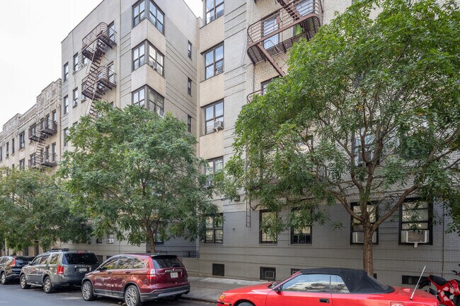 Building Photo - 610 W 174th St