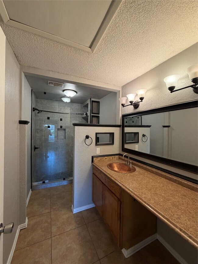 Building Photo - 13616 Garden Grove Ct