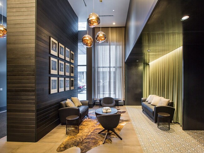 Foto del edificio - 630 N Franklin St
