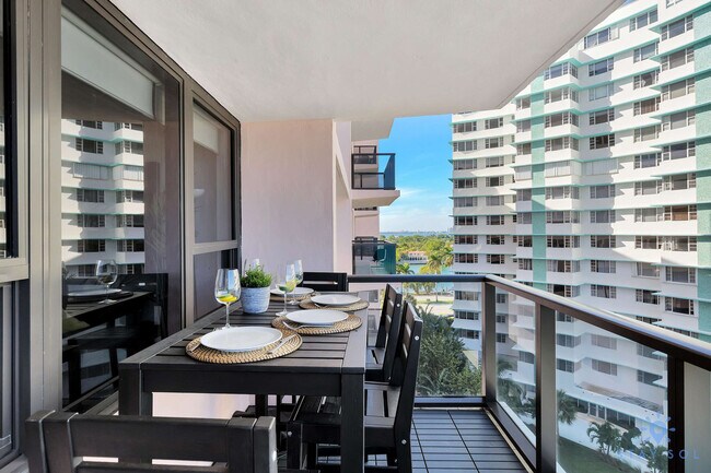 Building Photo - 5225 Collins Ave