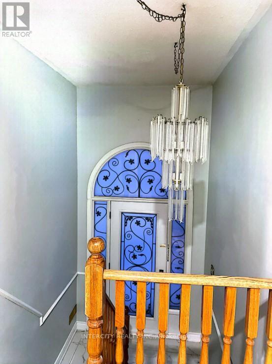 Photo du bâtiment - 308 Centre St N