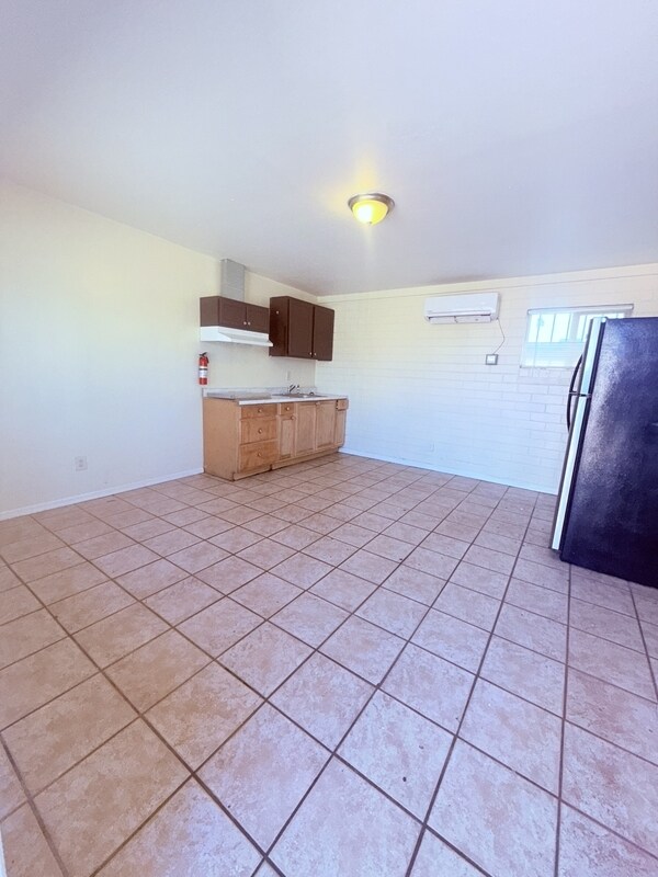 Foto del edificio - 232 W Flores St