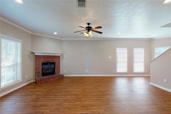 Building Photo - 1104 Hopewell Ct