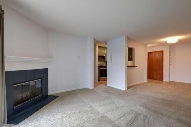 Foto del edificio - Spacious 1bd, 1ba Condo Available in Perfect Mercer Island Location!