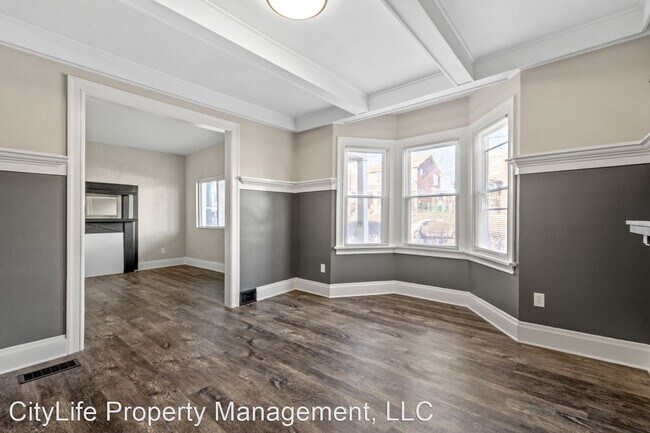 Building Photo - 3 br, 1 bath House - 122 E. 20th Avenue