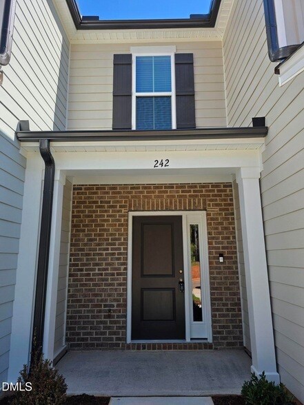 Foto del edificio - 242 Broomside Ave