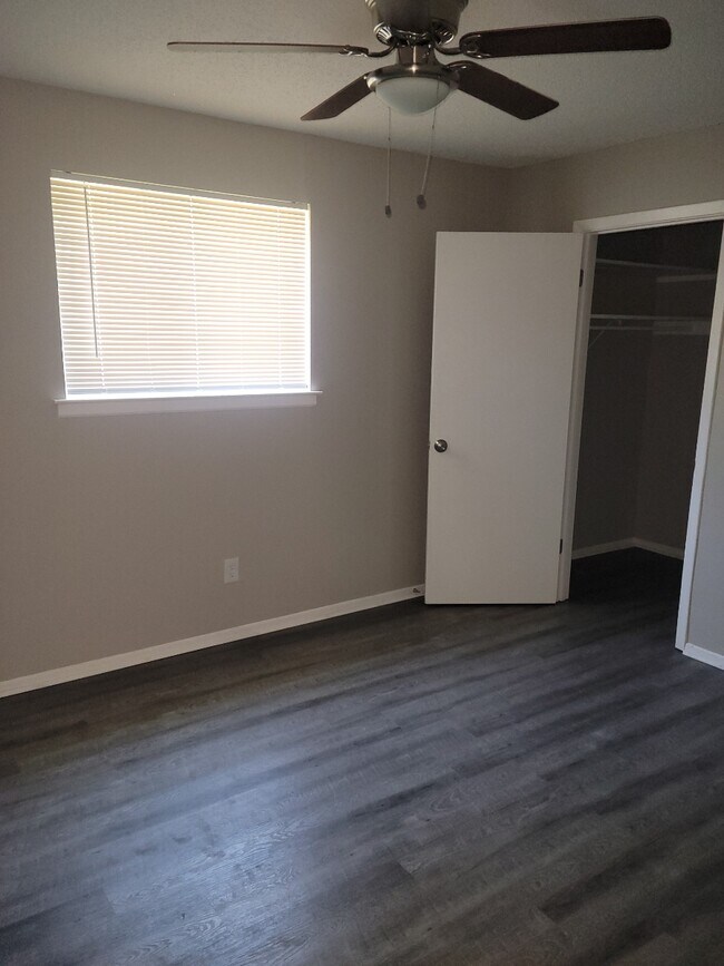 Foto del edificio - 1414 Todds Creek Cove
