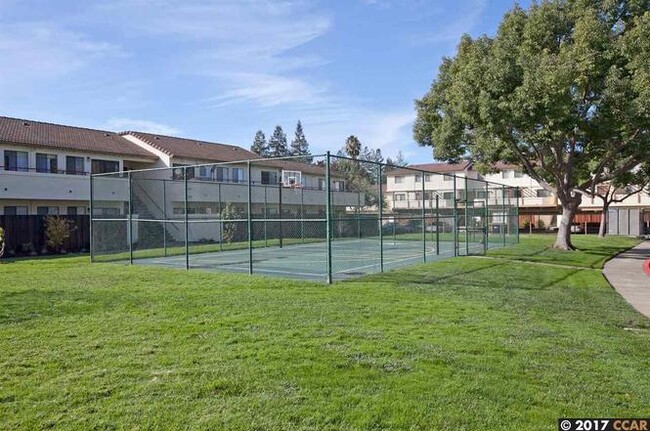 Building Photo - 5055 Valley Crest Dr