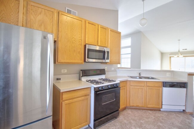 Building Photo - 2427 Sheehan Dr