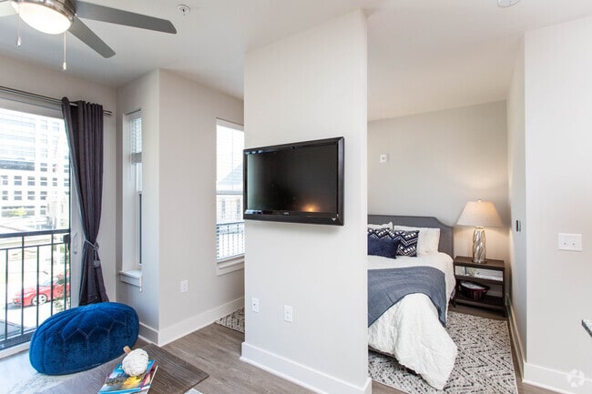 Studio, 1BA - 535 SF - Aretha - Xander on State