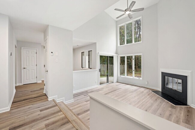 Foto del edificio - 3BR/2.5BA Townhome in Prime Durham/Chapel Hill Location!