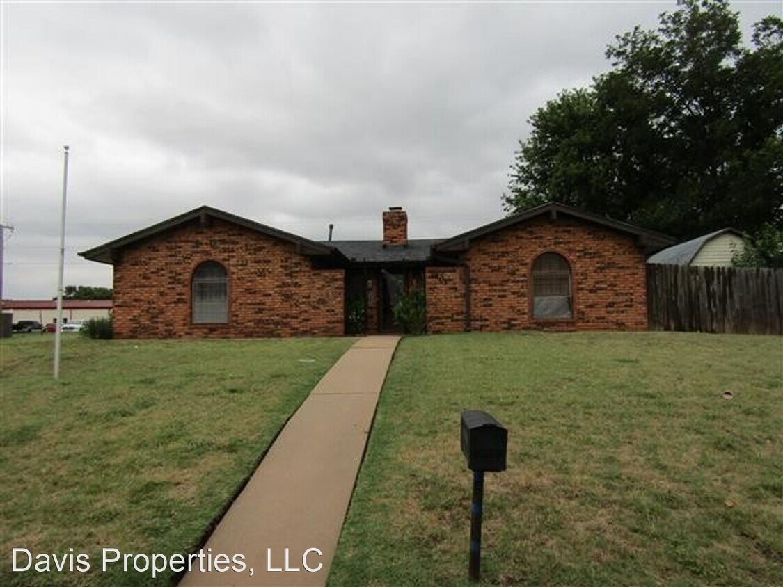 Foto principal - 3 br, 2 bath House - 1401 Saber Lane 1401