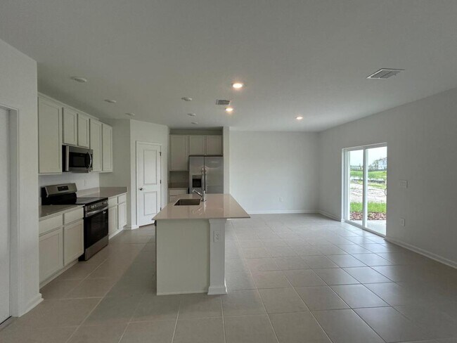 Building Photo - 5680 Portico Pl