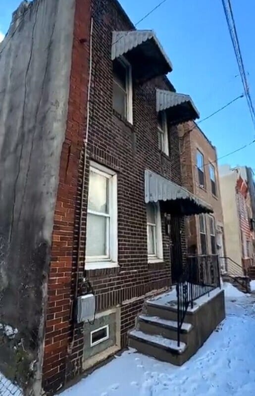 Building Photo - 2058 Fernon St