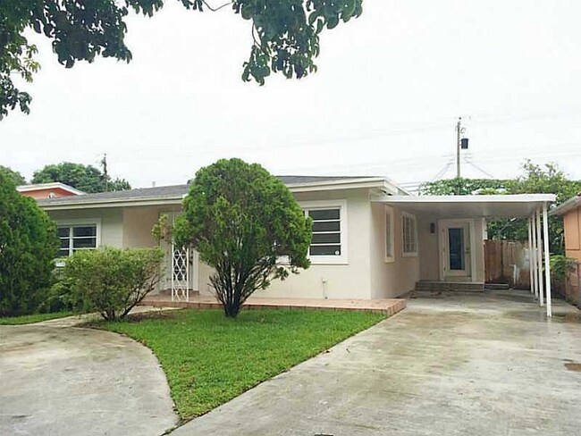 Foto del edificio - 165 Florida Blvd