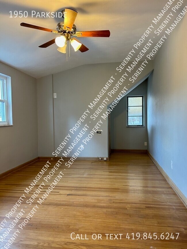 Building Photo - Spacious 4 Bedroom Available Now!