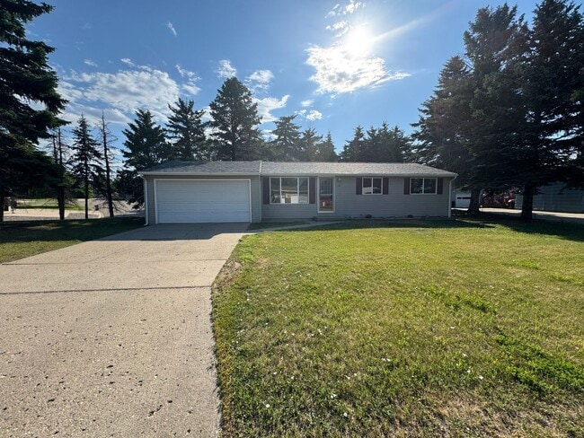 Building Photo - 3 Bedroom Home