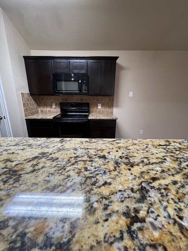 Building Photo - McGregor duplex
