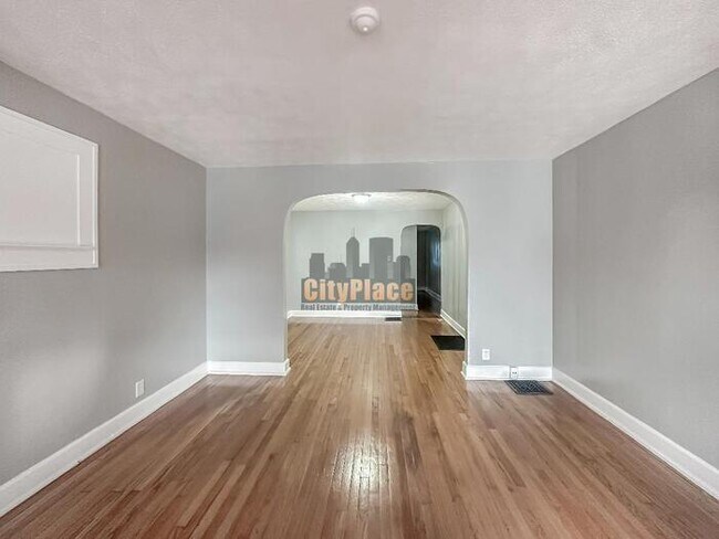 Foto del edificio - 3707 N Capitol Ave