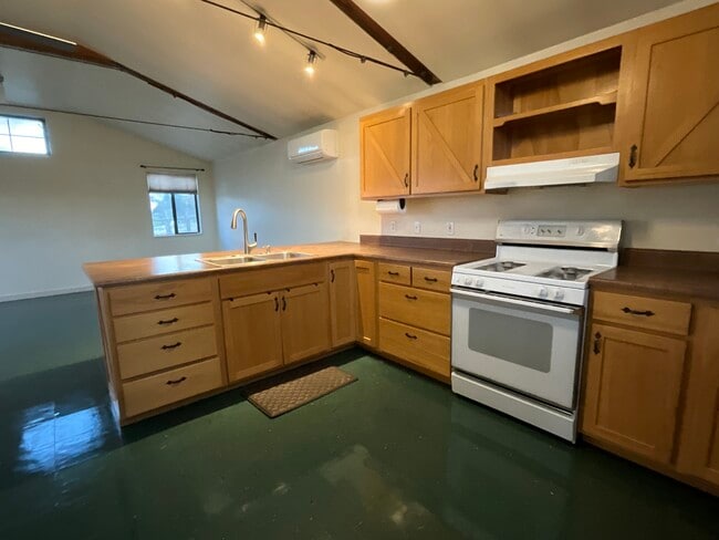 Building Photo - 1450 Tolman Creek Rd