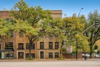 Building Photo - 1003 N La Salle Dr
