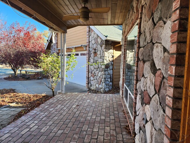 Building Photo - 13860 CA-36