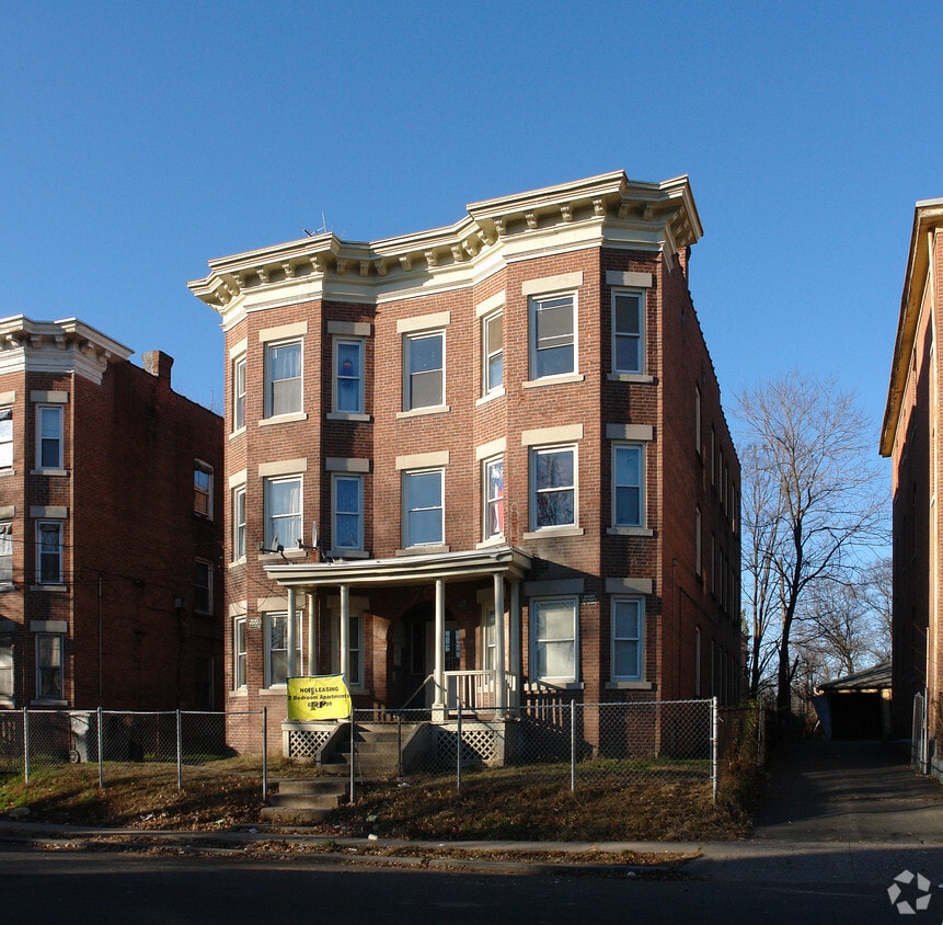 Building Photo - 76 Hamilton St