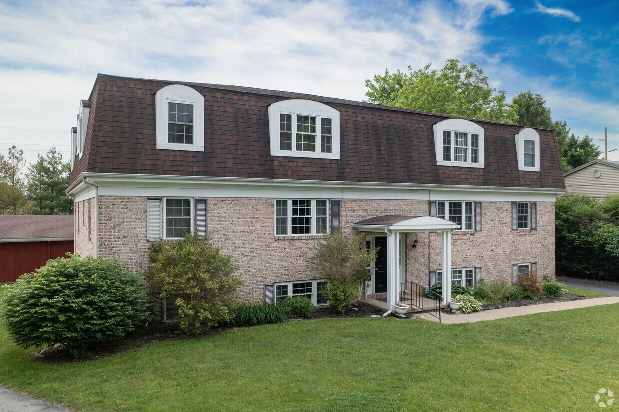 Primary Photo - 75 Mayflower Dr