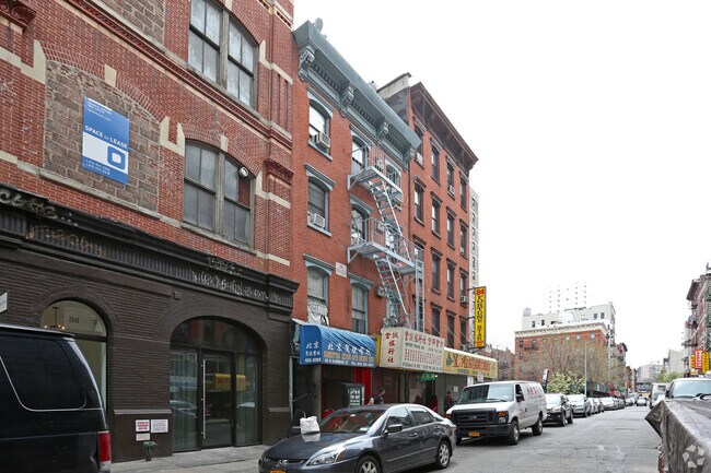 Building Photo - 86 Eldridge St