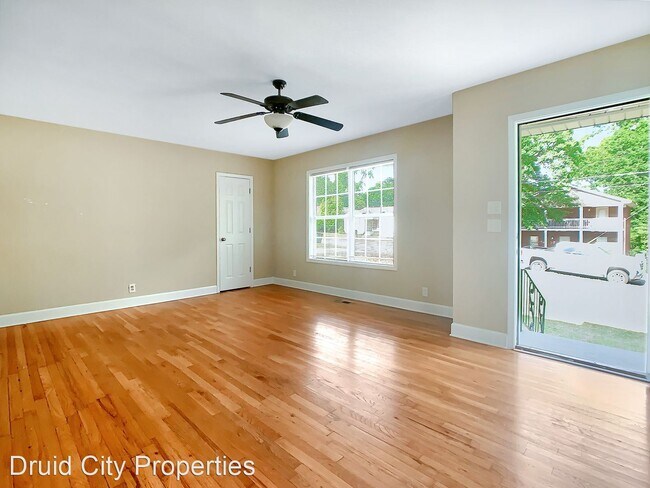 Foto del edificio - 3 br, 1 bath House - 1530 17th Avenue East