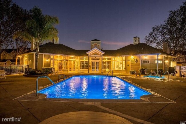 Foto del edificio - 521 Laurel Grove Cir