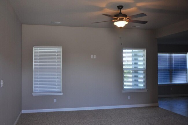 Foto del edificio - 5617 Abercorn Dr