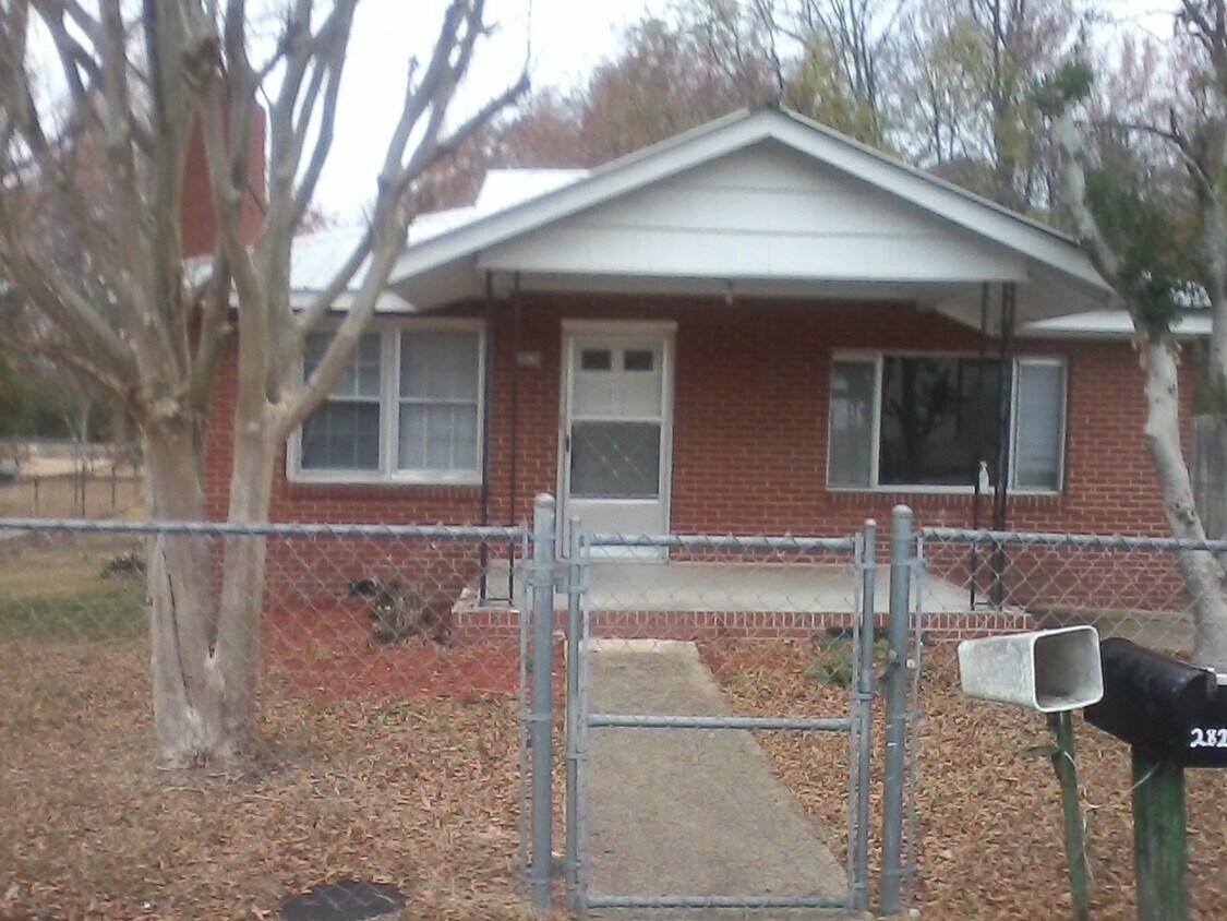 Foto del edificio - 2826 Norwood Ave