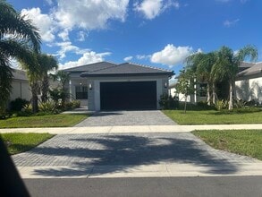 Building Photo - 11583 SW Oceanfront Ct