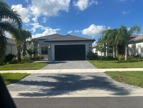 Building Photo - 11583 SW Oceanfront Ct