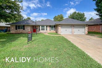 Building Photo - 3501 Baird Dr