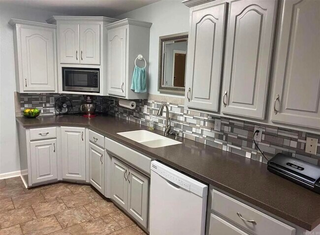 Building Photo - 7109 Stonehaven Cove