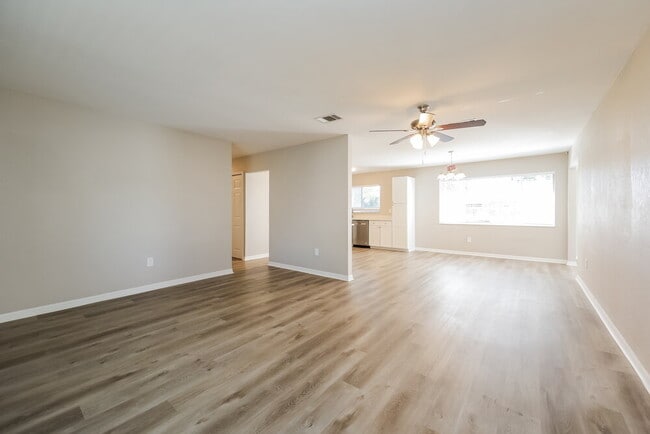 Foto del edificio - 3507 Montclair Cir