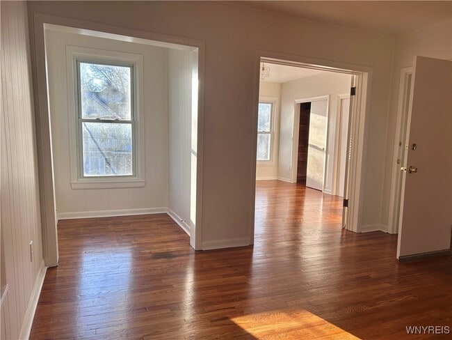 Building Photo - 446 Bryant Ave