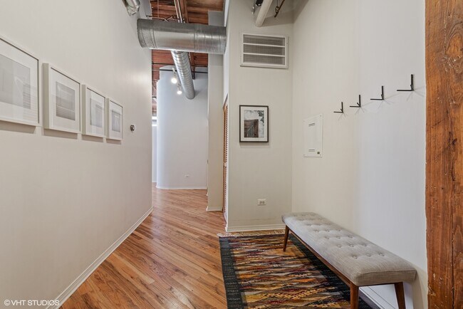 Building Photo - 1500 W Monroe St