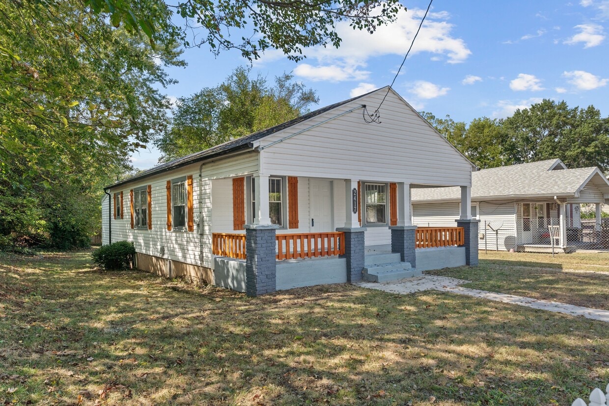 Foto del edificio - 2417 N Fremont Ave