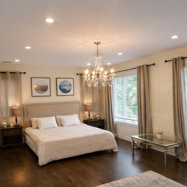 Foto del edificio - 3101 Sprucewood Rd